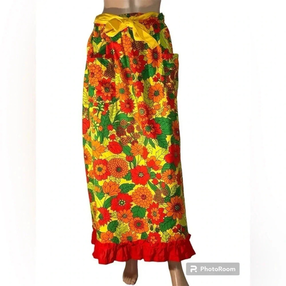 Floral true tie wrap maxi skirt ruffle detail with pockets, grommet one size - Picture 3 of 7